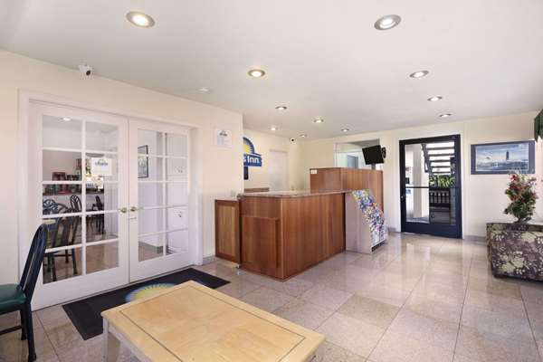  - Days Inn at the Coast Oceanside - I-5, Exit 54C