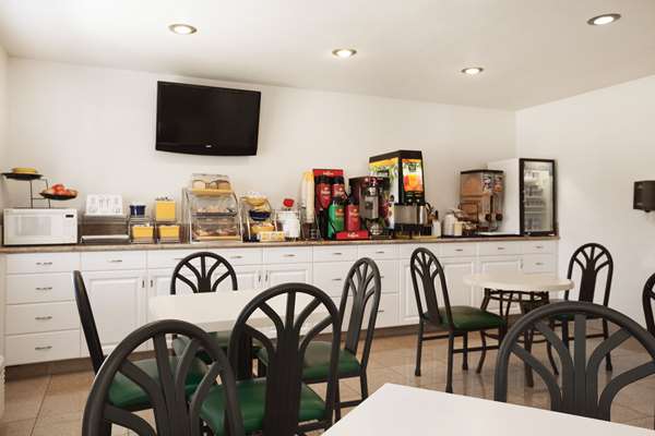  - Days Inn at the Coast Oceanside - I-5, Exit 54C