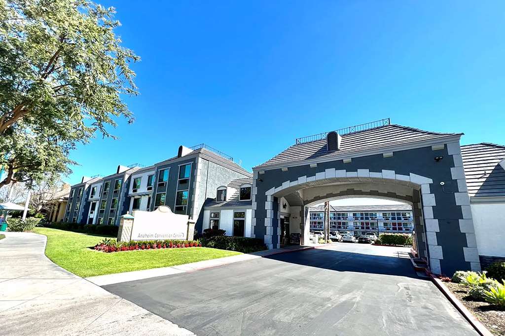 Ramada Anaheim Convention Center
