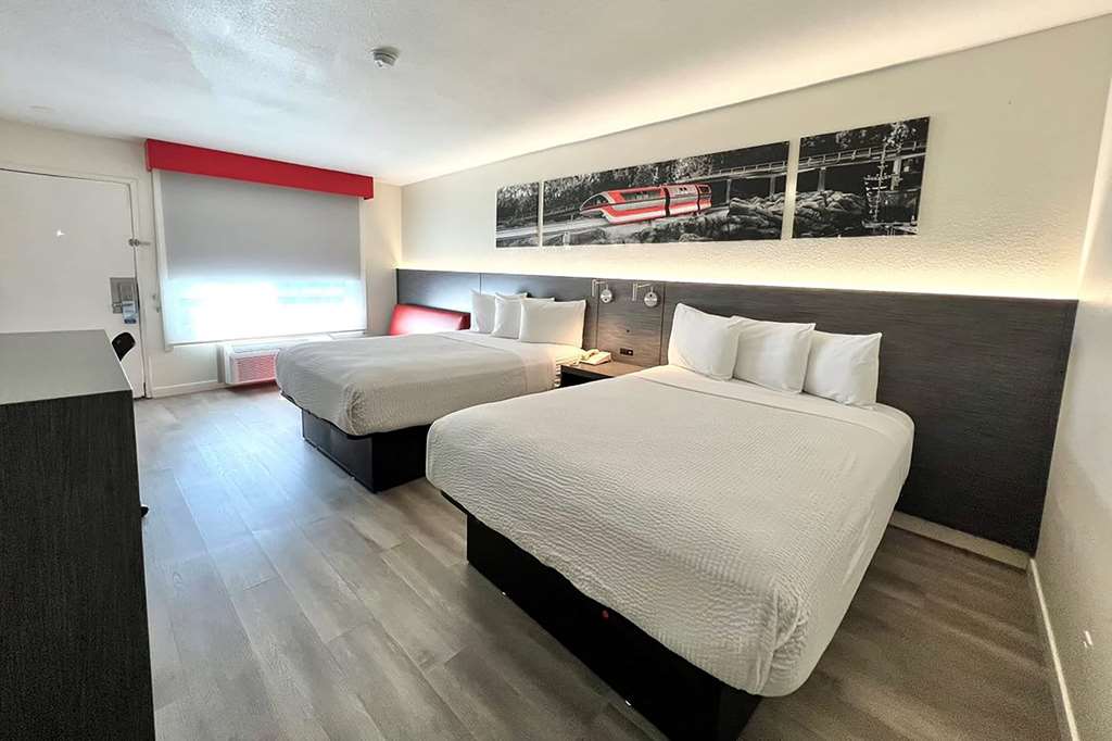 RA ANAHEIM CONVENTION CENTER-guestroom-Guest Room,On-Site.jpg