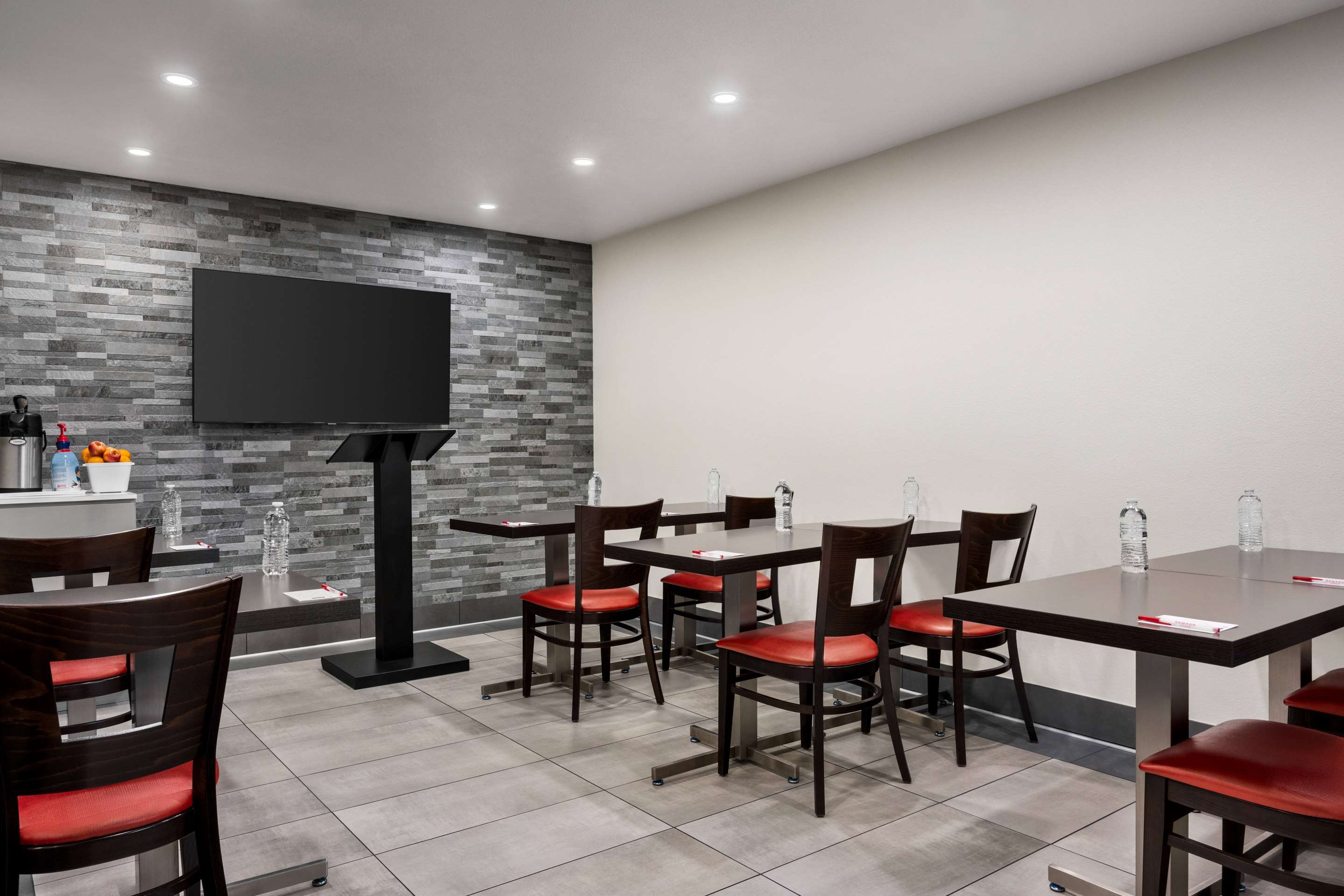 Meeting Room | Ramada by Wyndham Anaheim Convention Center