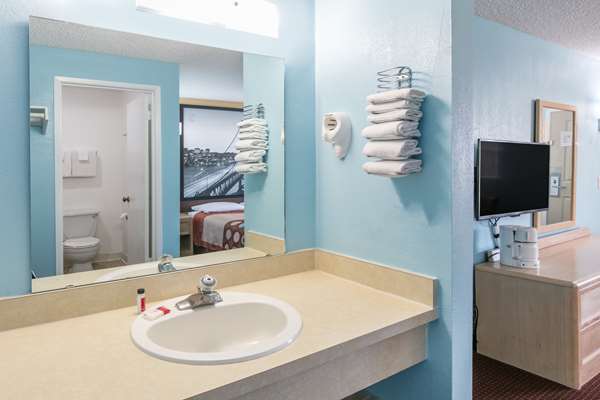  - Super 8 Motel Bishop