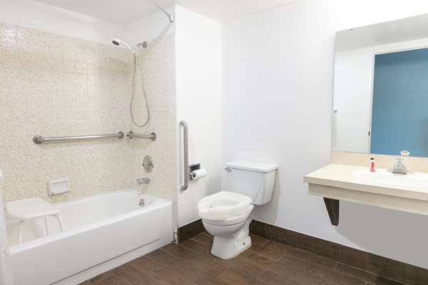  - Super 8 Motel Bishop