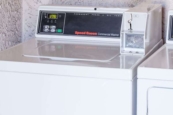  - Days Inn Castaic - I-5, Exit 176