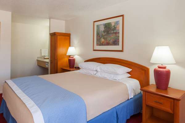  - Days Inn Castaic - I-5, Exit 176