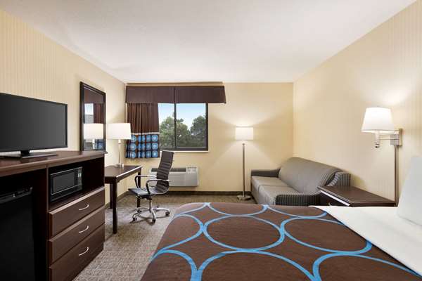  - Super 8 Hotel Grove City