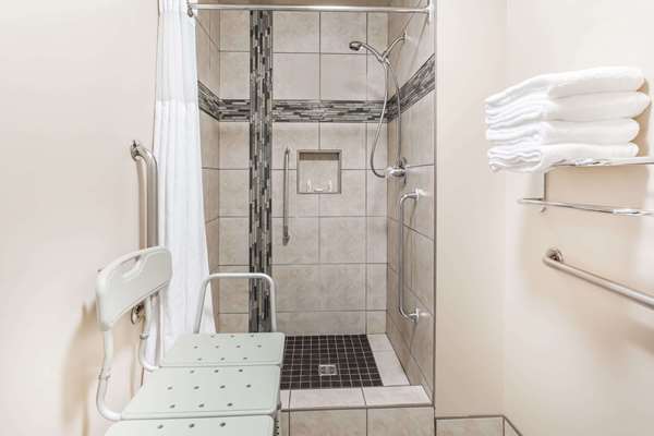  - Super 8 Hotel Saskatoon