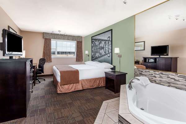 Suite - Super 8 Hotel Saskatoon