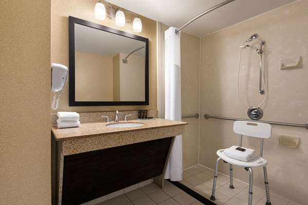  - Wingate by Wyndham Hotel Wilmington