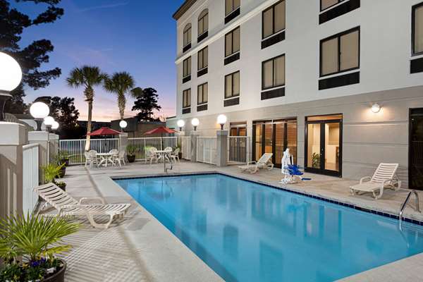 Pool - Wingate by Wyndham Hotel Wilmington
