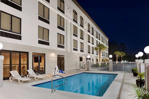 Pool - Wingate by Wyndham Hotel Wilmington
