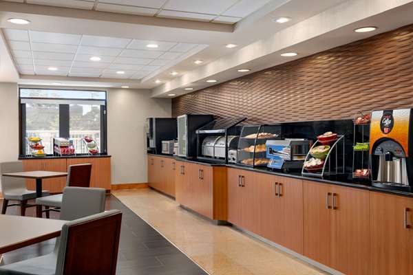  - Wingate by Wyndham Hotel Wilmington