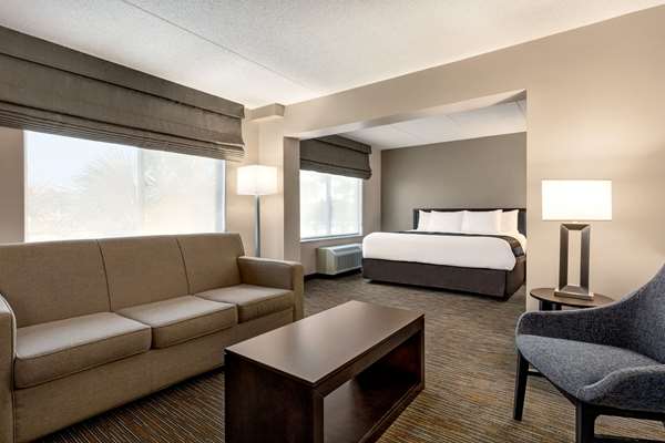Suite - Wingate by Wyndham Hotel Wilmington