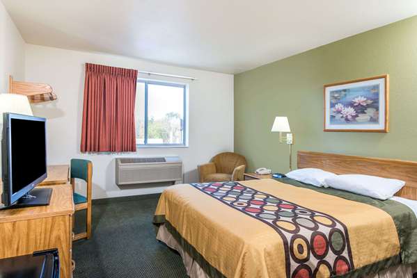  - Super 8 Hotel West Middlesex - I-80, Exit 4B