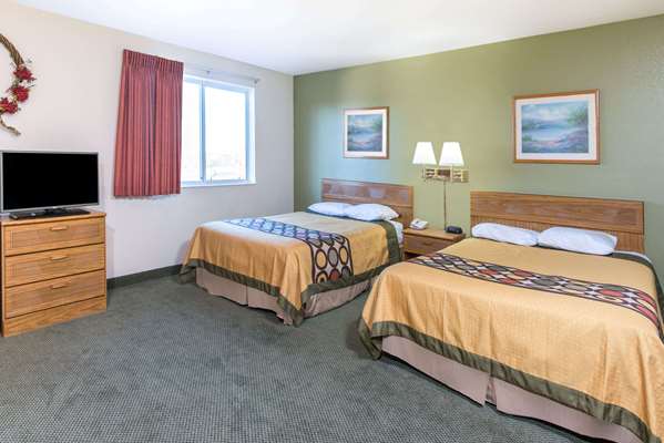 Suite - Super 8 Hotel West Middlesex - I-80, Exit 4B