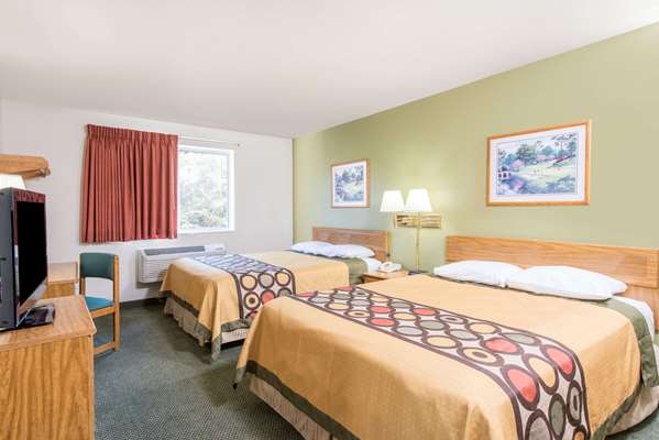 - Super 8 Hotel West Middlesex - I-80, Exit 4B