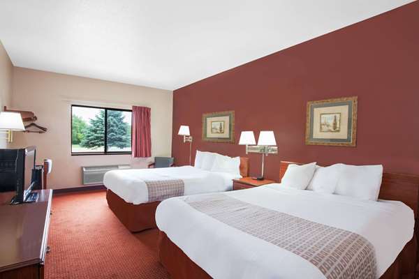  - Super 8 Hotel Mason City
