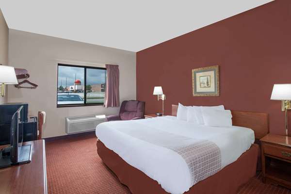  - Super 8 Hotel Mason City