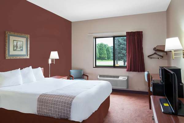  - Super 8 Hotel Mason City