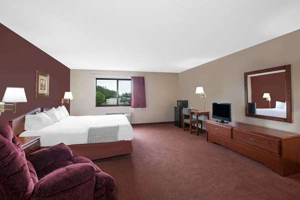  - Super 8 Hotel Mason City