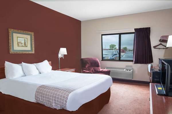  - Super 8 Hotel Mason City