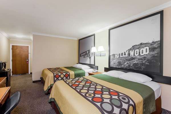  - Super 8 Hotel Downtown Los Angeles