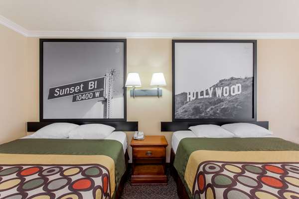  - Super 8 Hotel Downtown Los Angeles
