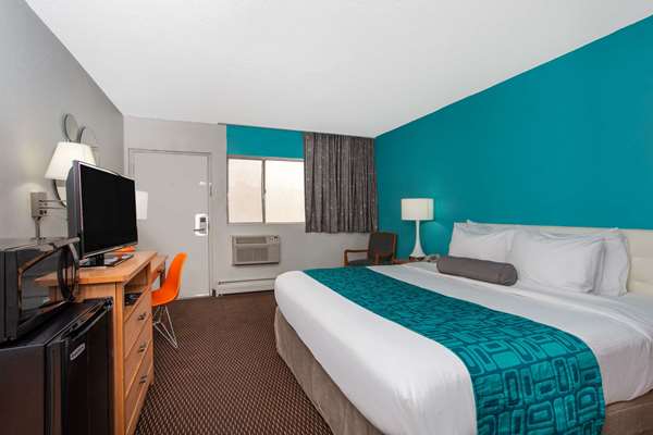  - Howard Johnson Express Inn South Colorado Springs - I-25, Exit 140