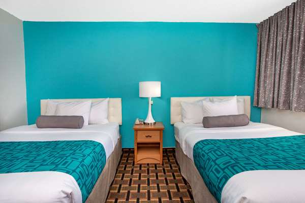  - Howard Johnson Express Inn South Colorado Springs - I-25, Exit 140