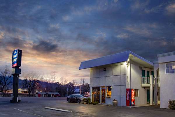 Exterior view - Howard Johnson Express Inn South Colorado Springs - I-25, Exit 140