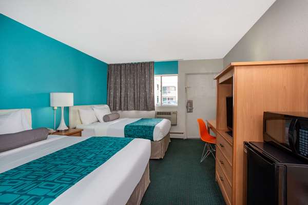  - Howard Johnson Express Inn South Colorado Springs - I-25, Exit 140