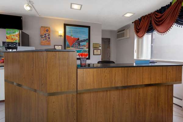  - Howard Johnson Express Inn South Colorado Springs - I-25, Exit 140