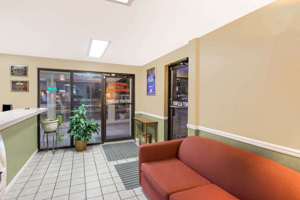  - Days Inn Little River