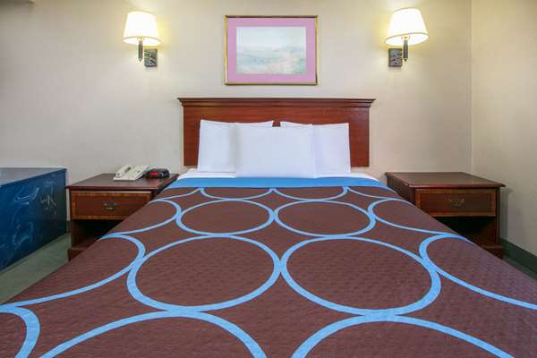 Suite - Super 8 Hotel Garland - I-635, Exit 13