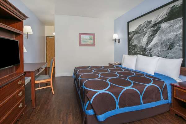 Suite - Super 8 Hotel Garland - I-635, Exit 13
