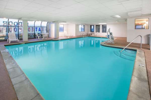 Pool - Super 8 Hotel Garland - I-635, Exit 13