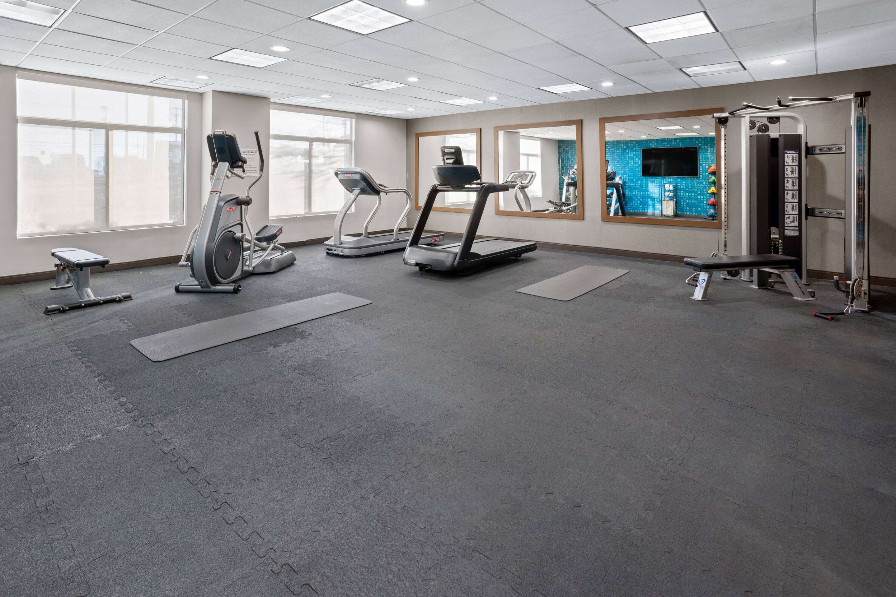 Health club fitness center gym | La Quinta Inn & Suites by Wyndham Mooresville