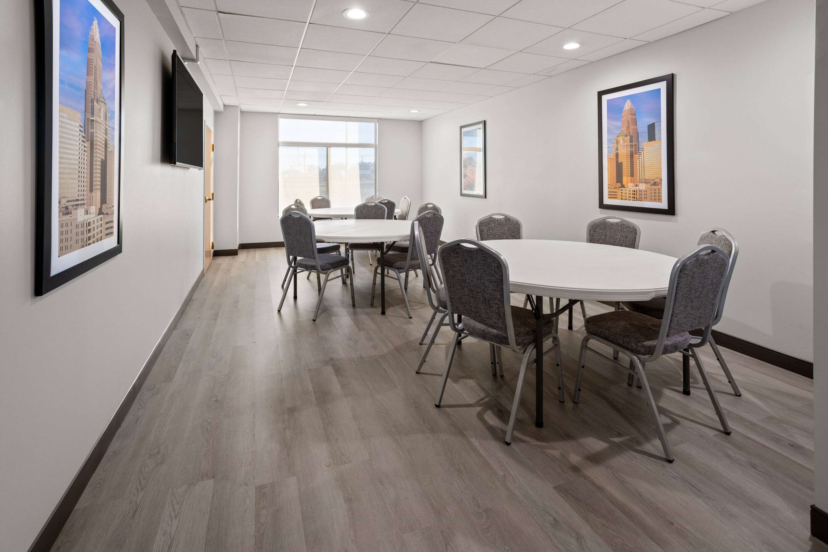 Meeting Room | La Quinta Inn & Suites by Wyndham Mooresville