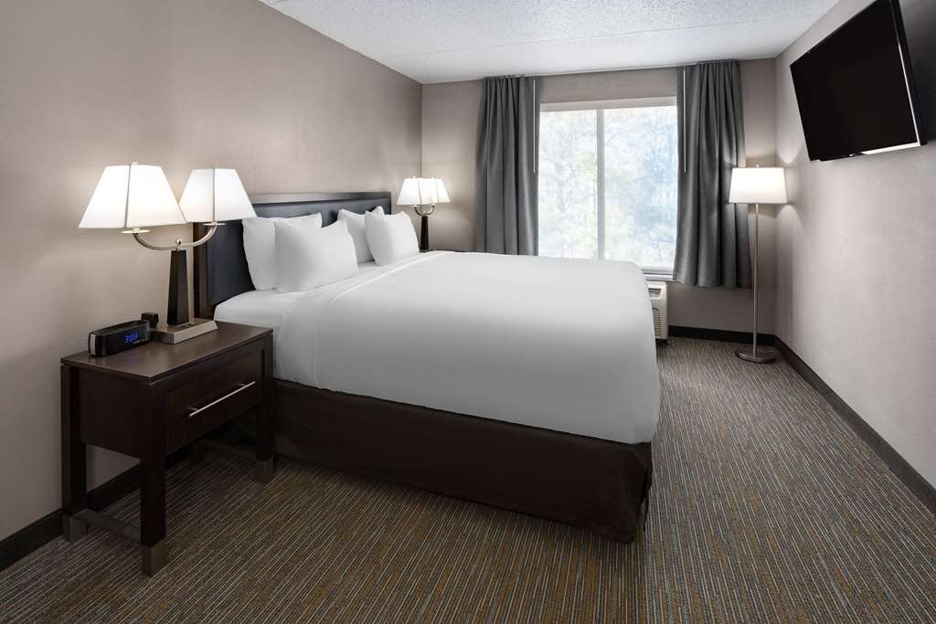 LA QUINTA BY WYNDHAM MOORESVILLE-guestroom-Guest Room,Suite,On-Site.jpg