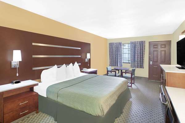  - Days Inn Fayetteville - I-49, Exit 62