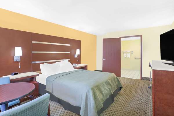  - Days Inn Fayetteville - I-49, Exit 62