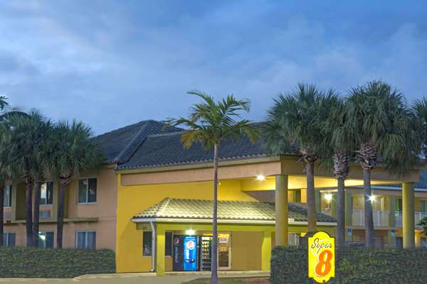 Exterior view - Super 8 Motel Dania Beach