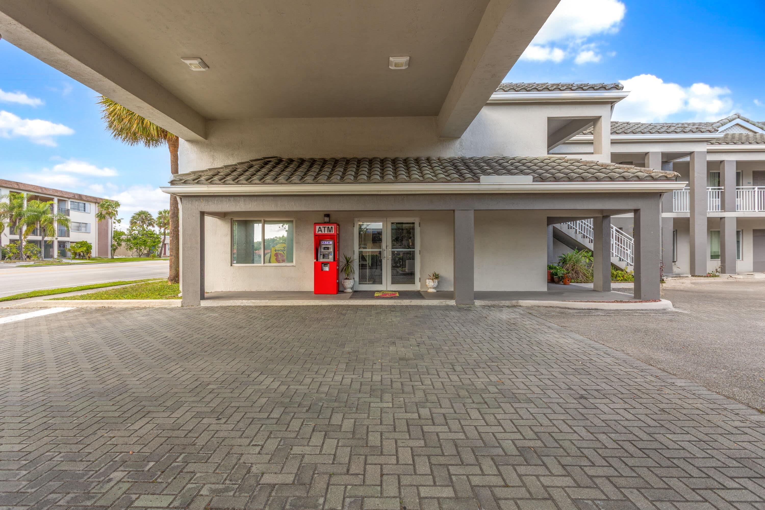 Exterior | Super 8 by Wyndham Dania/Fort Lauderdale Arpt