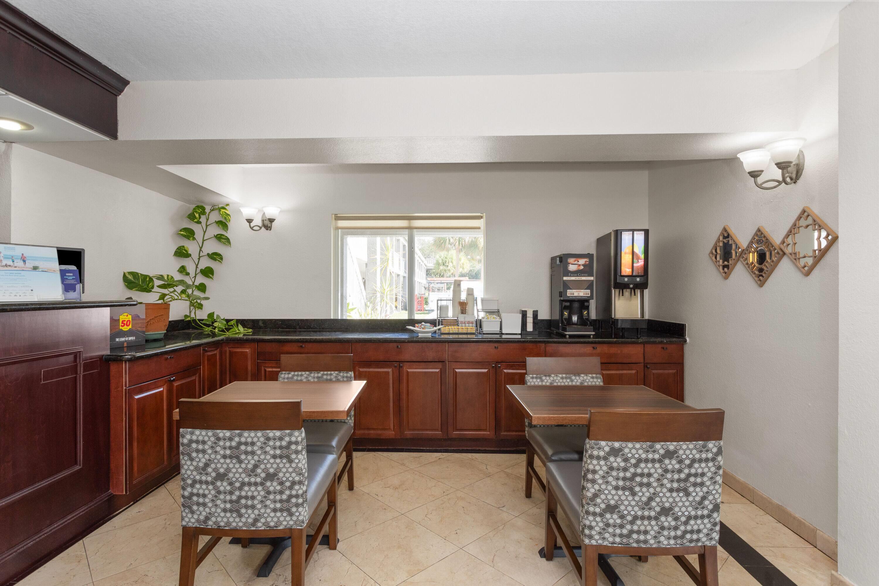 Property amenity | Super 8 by Wyndham Dania/Fort Lauderdale Arpt