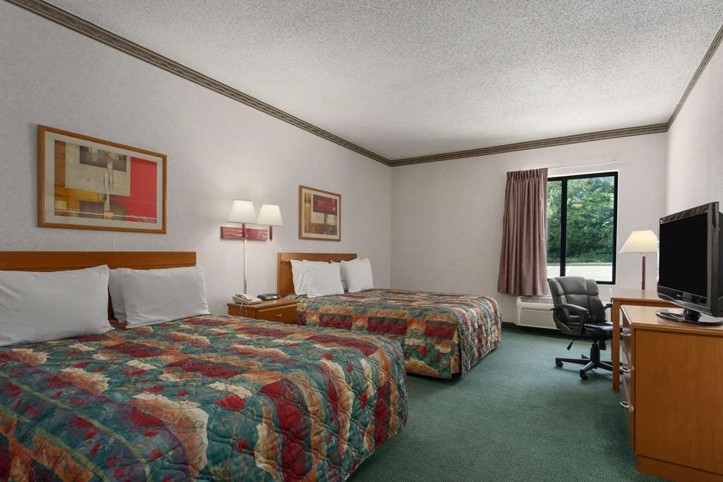 DAYS INN BY WYNDHAM, JEFFERSON CITY-guestroom-Guest Room,On-Site.jpg