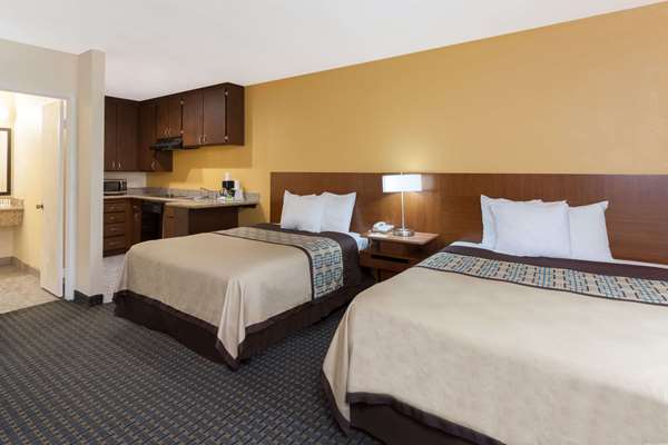 Suite - Days Inn Mission Valley San Diego