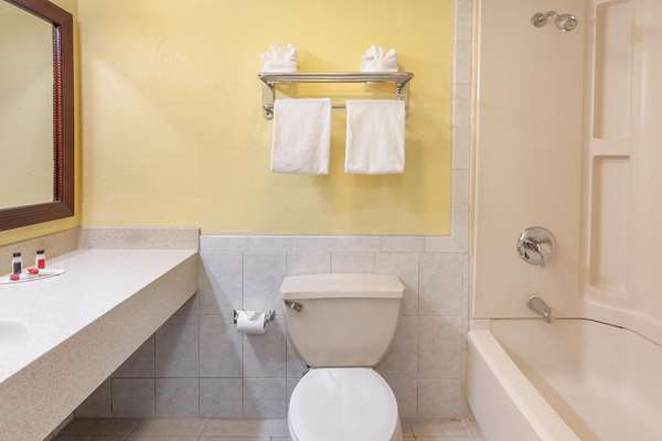  - Days Inn Nanuet - I-87, Exit 14