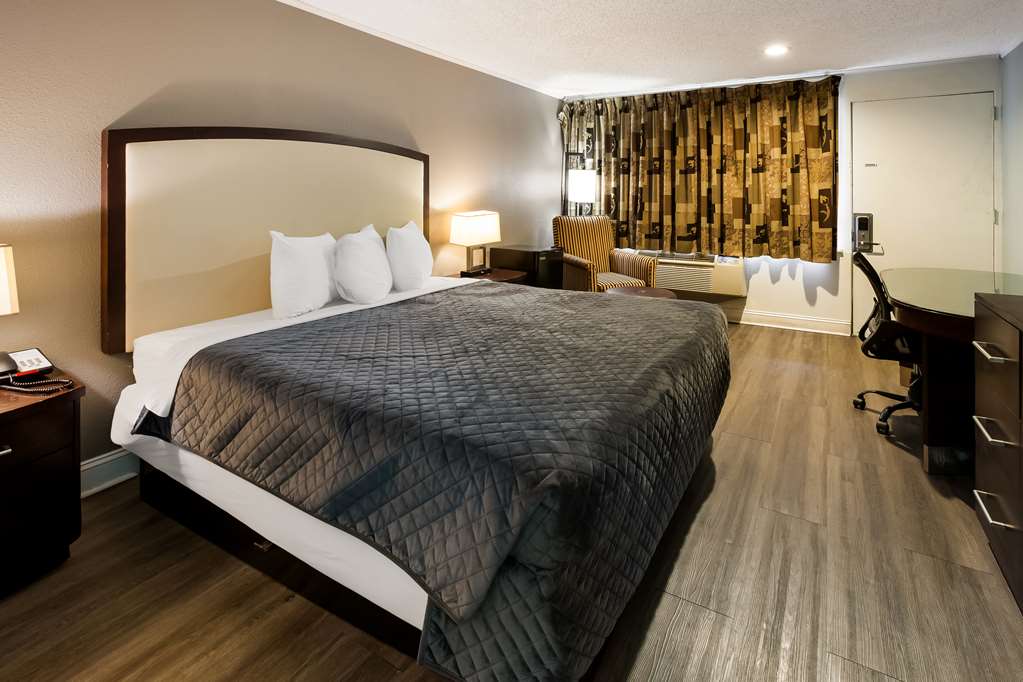 Knights Inn Fayetteville/Fort Bragg-guestroom-Guest Room,On-Site.jpg