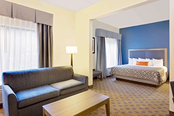 Suite - Wingate by Wyndham Arlington Heights - I-90, Exit 70