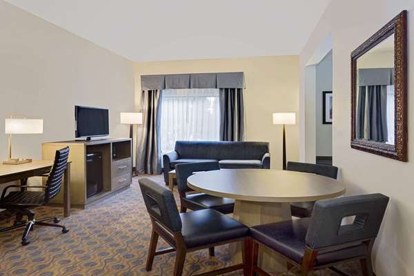 Suite - Wingate by Wyndham Arlington Heights - I-90, Exit 70